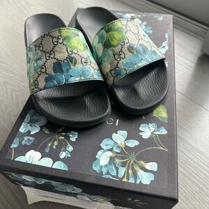 Gucci GG Blooms Supreme Slide Sandal